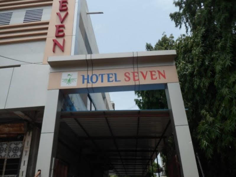 Hotel Seven Ahmedabad Eksteriør bilde