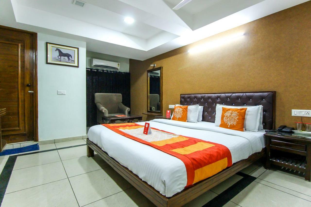 Hotel Seven Ahmedabad Eksteriør bilde